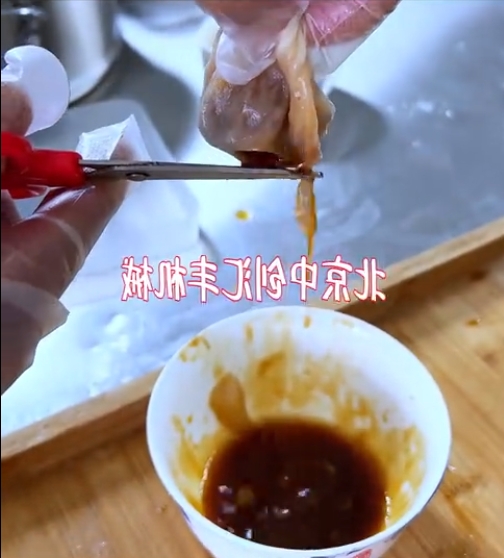 解密 湯多，餡兒大，皮兒薄。晶瑩剔透的灌湯包，是如何做出來的？